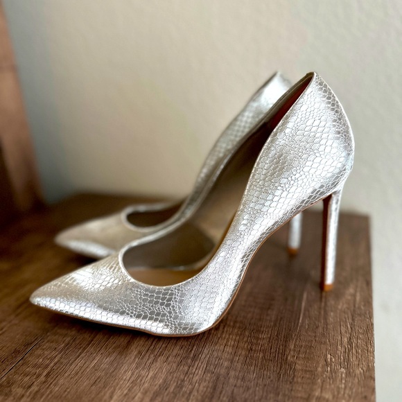 Women’s Aldo Silver Heels - US 8.5 - Picture 1 of 5